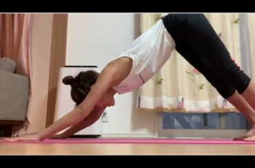 岡副麻希ちゃん　ストレッチしながらトレーニング