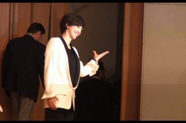 滝川クリステル凱旋帰国 "おもてなし"を披露