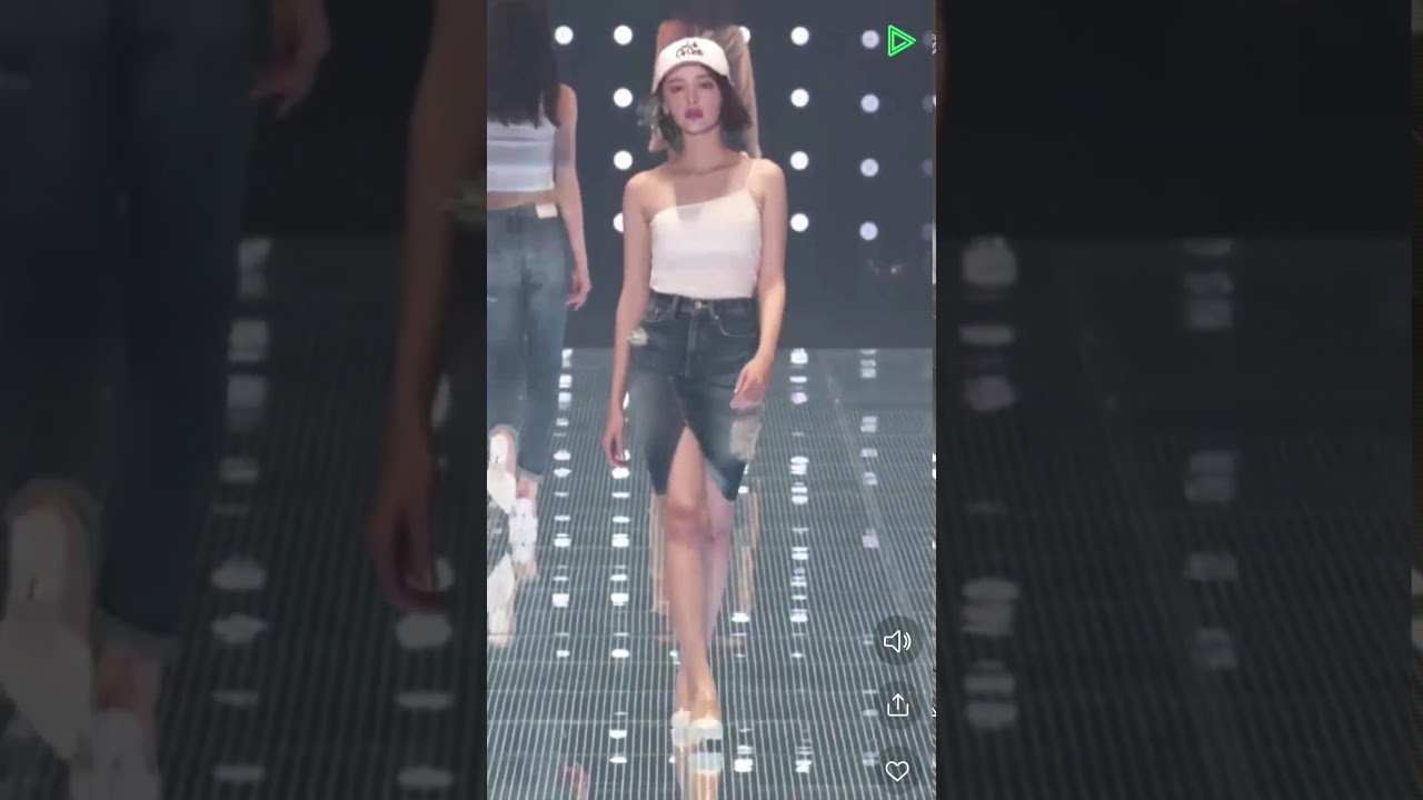 TGC 東京ガールズコレクション モデル 玉城ティナさん