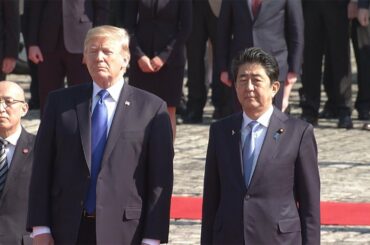 トランプ大統領迎え迎賓館で栄誉礼