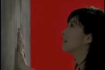 伊東美咲 - Vodafone 家族通話定額 [カベを倒す 篇]