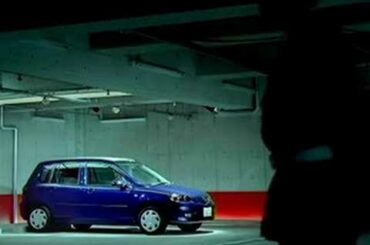 【CM】 MAZDA DEMIO 伊東美咲 「車内で着替え」編 30s