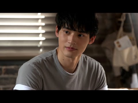 岡田健史が“筋肉美”を披露、軽快に腕立て伏せ(CM/岡田健史) 岡田健史が“筋肉美”を披露、軽快に腕立て伏せ(CM/岡田健史)