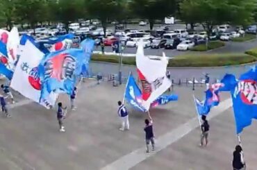 【サッカー日本代表】バス、入り待ち、埼玉スタジアム2015.6.16旗振り隊