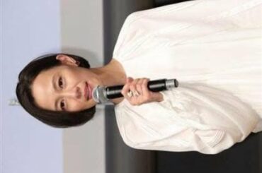 ✅  金曜ドラマ『恋する母たち』（TBS系、毎週金曜22時～）の制作発表会見が10月17日に行われた。作中で名門高校に通う息子を持つ3人の母を演じる木村佳乃（44才）…