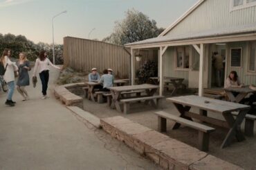 名曲が日常をロマンティックに彩る　映画『ホモ・サピエンスの涙』本編映像