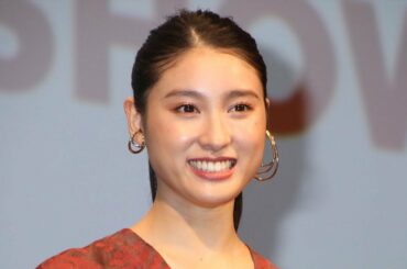 土屋太鳳、EXILE NAOTOは「狩人のような目をしている」　映画「フード・ラック！食運」舞台あいさつ