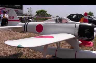 ラジコン水上飛行機フライト待機中１　Radio control seaplane. 1