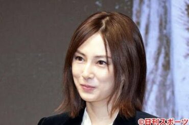 ✅  俳優綾野剛（38）と女優北川景子（34）が2日、映画「ドクター・デスの遺産－BLACK　FILE－」（深川栄洋監督、13日公開）の完成報告イベントに出席した。… - 日刊スポーツ新聞社のニュース