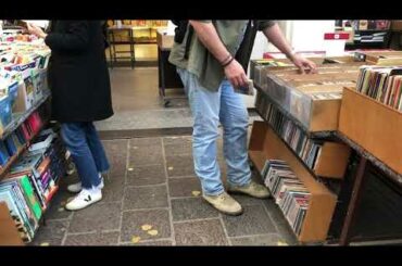 パリ散歩中に偶然出会ったKENZO。さすがパリで評価されたデザイナー！（10月10日）