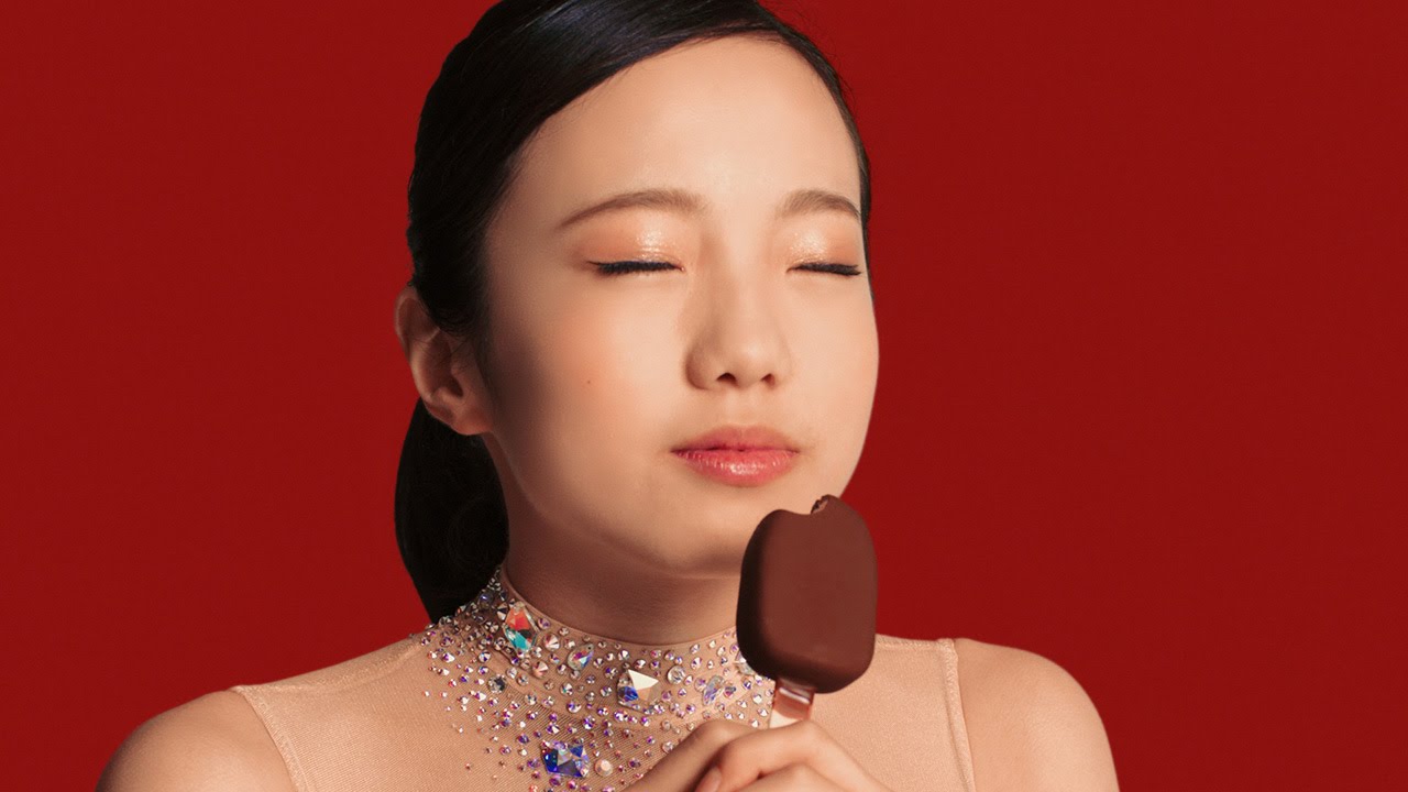 本田真凜選手、CM本格デビュー 初の“演技”に「85点ぐらい」 ロッテアイス「ガーナアイス」新CM&メーキング映像 本田真凜選手、CM本格デビュー 初の“演技”に「85点ぐらい」 ロッテアイス「ガーナアイス」新CM&メーキング映像