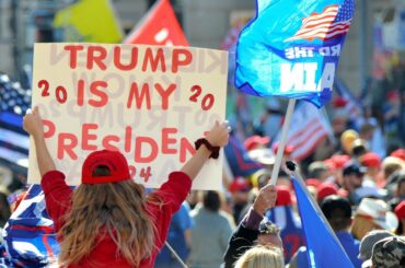 ワシントンでトランプ支持者の集会