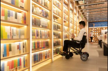 “相棒”と一緒に出かけま～す【電動車いす】