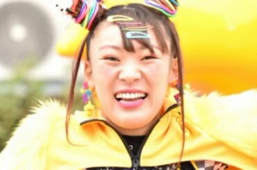 三吉彩花、ミニスカ肌見せ“フワちゃん”コーデ披露「おはぴよ～ミヨちゃんでーす!」