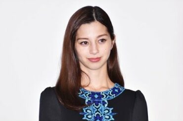 ✅  女優の中条あやみ、俳優の杉野遥亮、小澤征悦が21日、都内で行われた出演映画『水上のフライト』の完成報告イベントに、メガホンを取った兼重淳監督と共に登壇した。