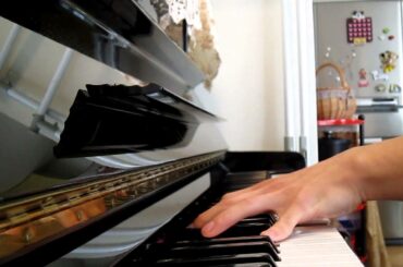 北乃きい　花束　ピアノ