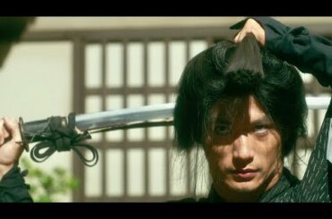 三浦春馬が世を変えるため自ら髷を刀で切り落とす／映画『天外者』WEB限定動画(決意編)
