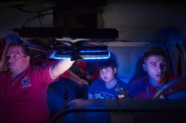 映画「ミッドナイト・ファミリー」予告編