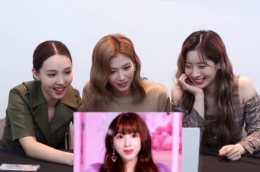 TWICE Reaction NiziU(니쥬) Debut Single - Step and a step MV | TWICE反応NiziU