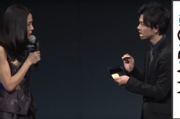 木村佳乃、新製品のメーク実演に興味津々　アルソア｢LIVEST'S｣新製品発表会4