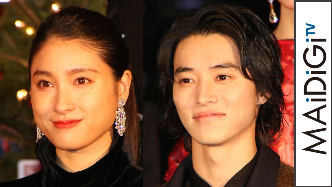 山崎賢人&土屋太鳳、“トランプ”モチーフのクリスマスツリーに感動 「今際の国のアリス」点灯式に豪華キャストが集結 山崎賢人&土屋太鳳、“トランプ”モチーフのクリスマスツリーに感動 「今際の国のアリス」点灯式に豪華キャストが集結