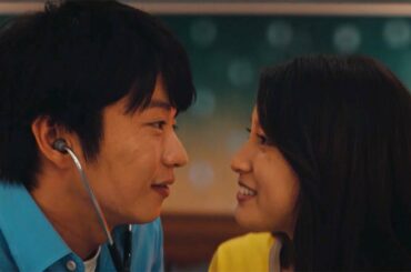 土屋太鳳、“王子様”田中圭と初デート　靴履かせてもらい笑顔　映画「哀愁しんでれら」本編映像