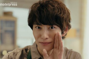岡田将生、エプロン姿で料理振る舞う ヤマキ「割烹白だし」新CM