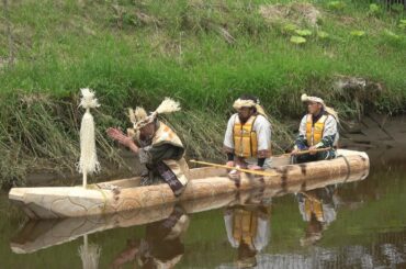 先住権回復へ思い乗せて 浦幌アイヌの丸木舟作り