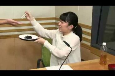 Kurosawa Tomoyo eats a grasshopper