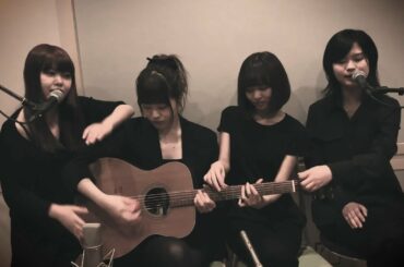 サカナクションさんの「アルクアラウンド」をGIRLFRIENDメンバー4人が1本のギターで演奏してみました！