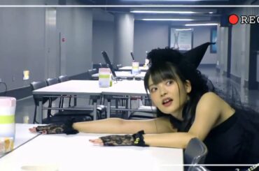 寝姿を撮られる上坂すみれさん