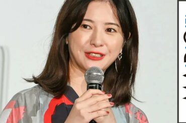 吉高由里子、脚ちら見せの大人ワンピスタイル　サンダル＆アクセで華やかさアップ