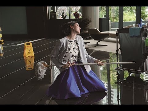 三吉彩花がエアギター!?『ダンスウィズミー』ソロダンス「ACT-SHOW」クリップ 三吉彩花がエアギター!?『ダンスウィズミー』ソロダンス「ACT-SHOW」クリップ