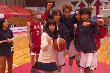 土屋太鳳、制服姿で見事なシュート！抜群の運動神経披露　北村匠海、小関裕太らのナイスプレーも　映画「春待つ僕ら」特別映像が公開