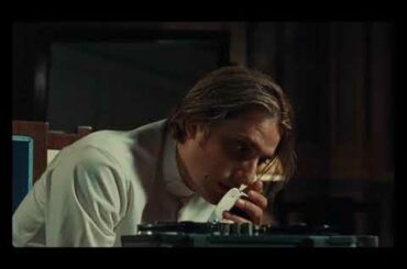 100年の時を越えて蘇るアメリカの文豪の鮮烈なメッセージ／映画『マーティン・エデン』本編映像