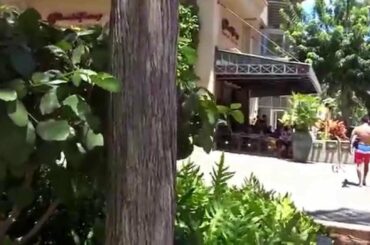 kalakaua ave waikik beach Kuhio beach park Moana Surfrider 20150530 AM1138