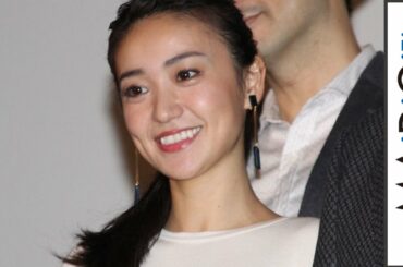 大島優子、シースルースカートで美脚見せ　ムロツヨシデレデレ「すごいセクシー」　映画「疾風ロンド」初日舞台あいさつ1