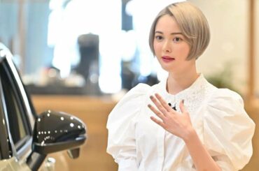 玉城ティナ、世界初公開の新型ヴェゼルに「可愛い！」連発　井浦新も絶賛