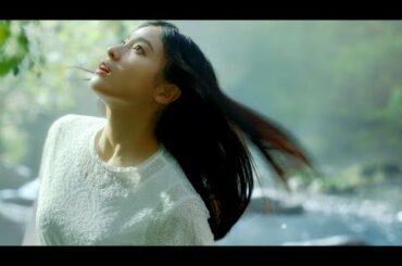 土屋太鳳がCorneliusとn-buna(ヨルシカ)の楽曲にのせて、大自然のセットに感動！「い·ろ·は·す」CM15秒＋インタビュー＋メイキング