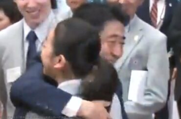 週刊文春 偏向報道で大炎上「橋本聖子 浅田真央に安倍とのハグ強要」