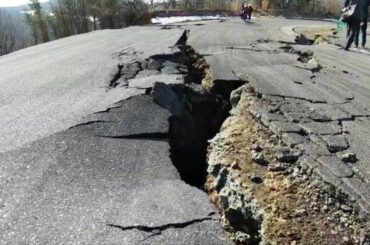 地震で被害を受けた自動車レース場　福島・二本松市