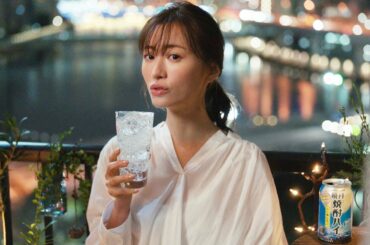 松本まりかが「はじめてのチュウ」　CMで歌声披露　鏡月 焼酎ハイ「はじめてのチュウ」編