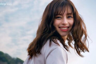 【GU CM】中条あやみ・松本まりか、心無い言葉を笑顔で跳ね返す「ファッションは自由だ。」篇【ジーユー】