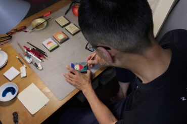 アクリル絵の具で天然顔料のように