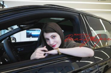 【マギー×新型ベンテイガV8(Part1/2)】セクシーでワイルドなエクステリアは必見！エンブレムの秘密も教えます♪