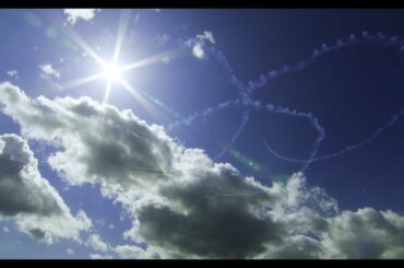 2020東京五輪聖火到着記念式典 - ブルーインパルス五輪マークを描く