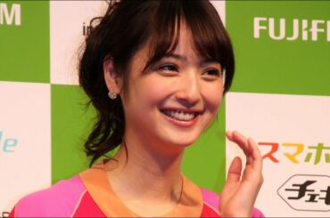 佐々木希とのツーショットチェキを賭けて、TKOがプレゼン対決！勝者は？ 富士フィルム"チェキ"新製品発表会