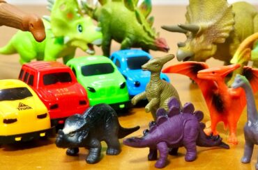 ダイソー お得な可愛い恐竜セットにプルバックカー4台セットを見ていきます