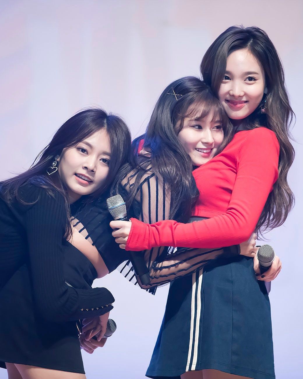 ナヨン サナ ツウィ Tkhunt