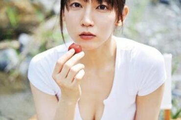 吉岡里帆、胸元チラリショット公開「あ、あざといッス」